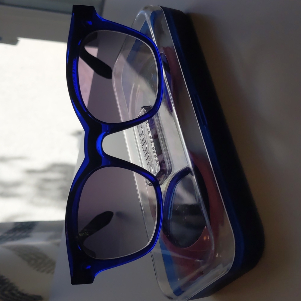 Swatch The Eyes Interchangeable Sunglasses with Clip-on Lenses